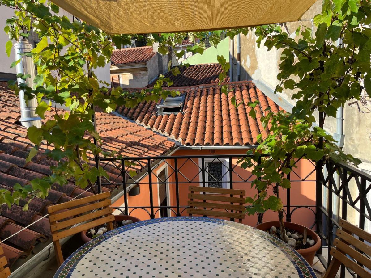 La Figarola - Traditional Townhouse Apartment *